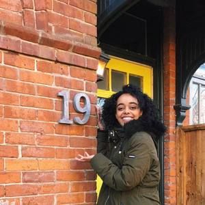 Meet your Posher, Helen